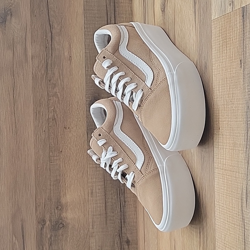 Van's old school Stackfo platform Brand new in the box authentic.